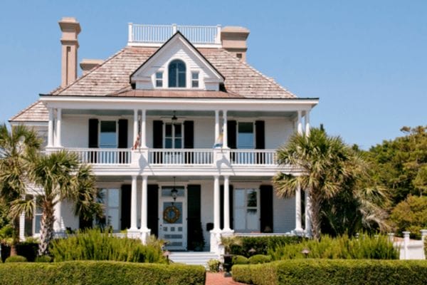 How To Choose The Right Roof To Maintain And Beautify Historic And Older Homes